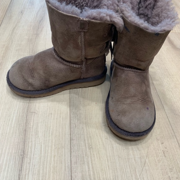 Girls Bailey Bow Ugg Boots - Picture 3 of 5
